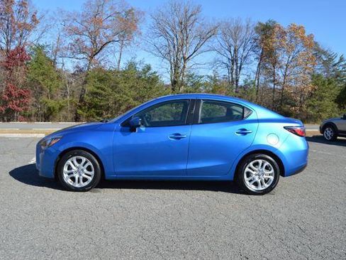 Used 2017 Toyota Yaris iA image 65