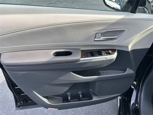 Used 2024 Toyota Sienna XLE image 24