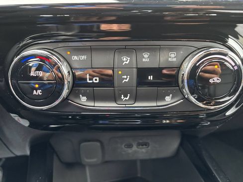 Used 2024 Chevrolet Trax RS w/ Driver Confidence Package FWD image 24