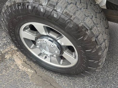 Used 2011 Ford F250 Lariat w/ Lariat Interior Pkg image 14