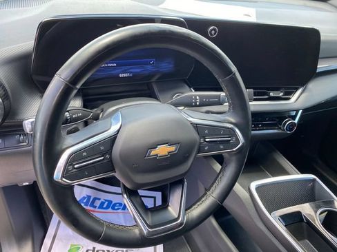 Used 2025 Chevrolet Equinox LT w/ Safety and Technology Package FWD image 11