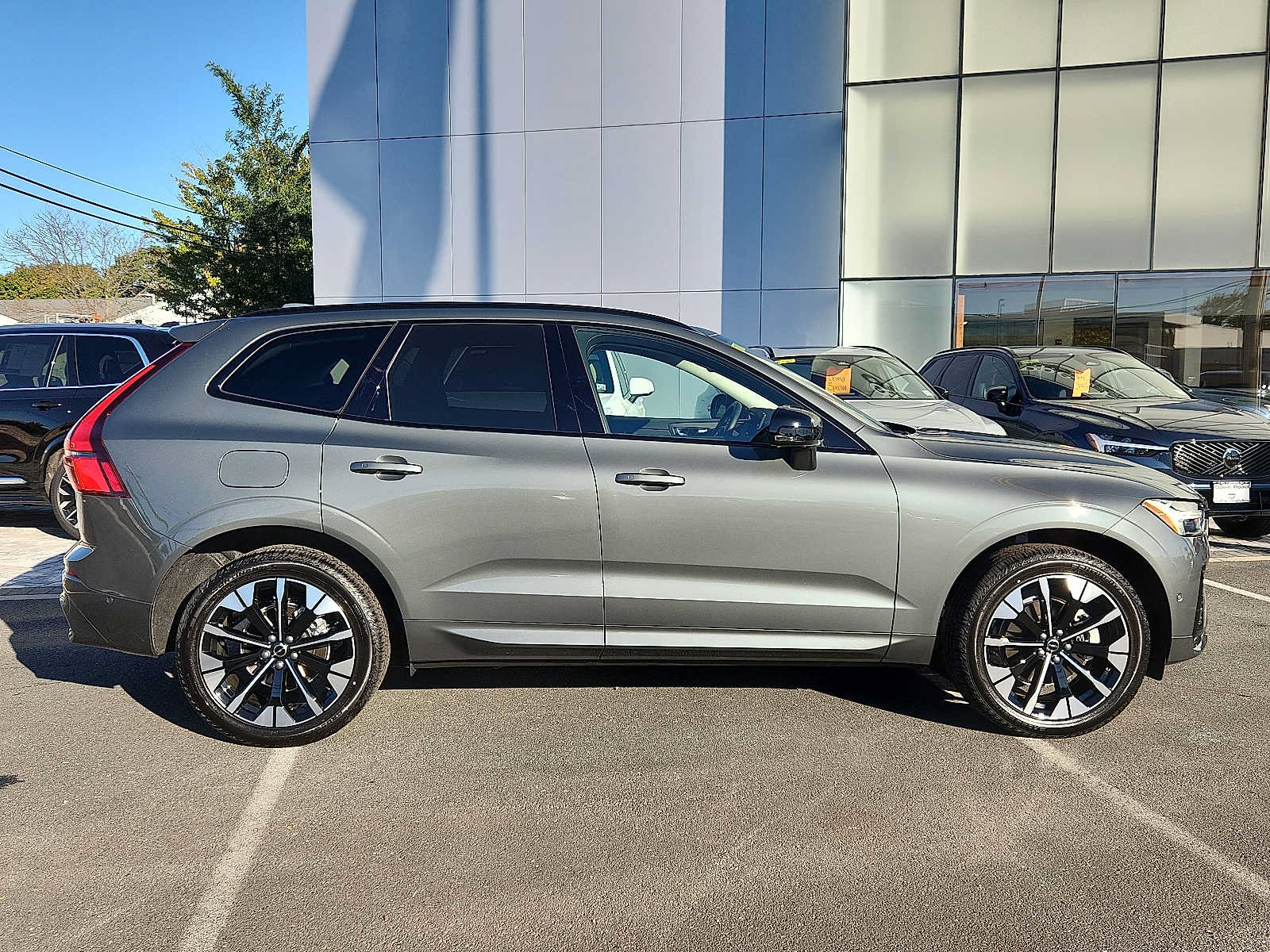 Used 2027 Volvo XC60 B5 Plus AWD/4WD image 7