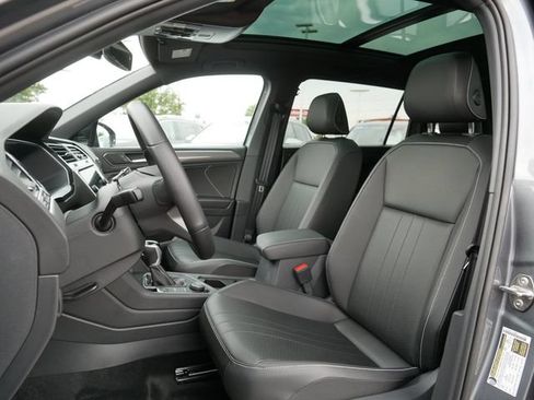 Used 2023 Volkswagen Tiguan SE R-Line AWD/4WD image 15