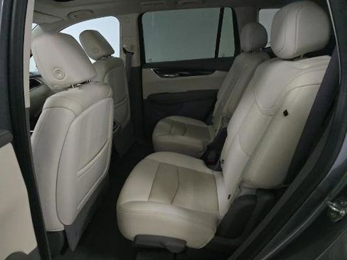 Used 2021 Cadillac XT6 Premium Luxury image 12