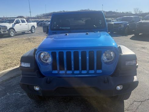 Used 2021 Jeep Wrangler Sport S image 3