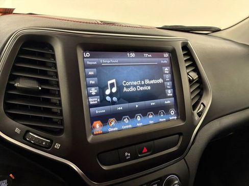 Used 2020 Jeep Cherokee Trailhawk w/ Comfort/Convenience Group AWD/4WD image 26