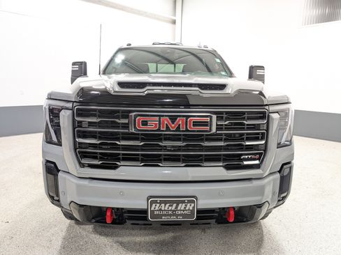 Used 2025 GMC Sierra 3500 AT4 image 8