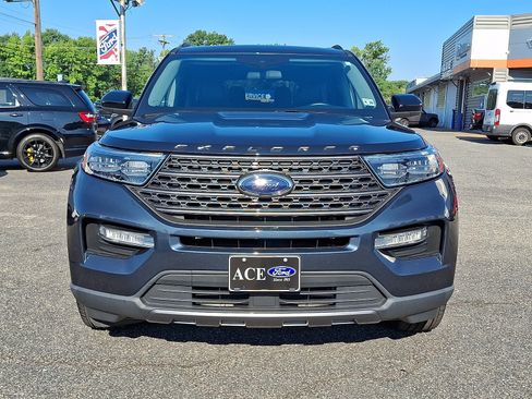 Certified 2023 Ford Explorer XLT w/ Equipment Group 202A AWD/4WD image 2