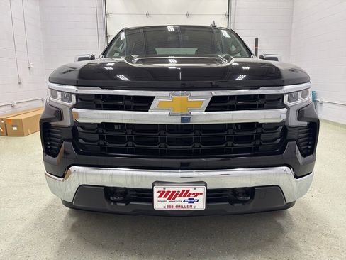 Used 2023 Chevrolet Silverado 1500 LT AWD/4WD image 8