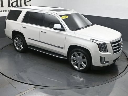 Used 2017 Cadillac Escalade Luxury AWD/4WD image 55