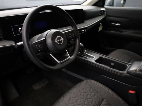 Certified 2025 Nissan Kicks SV image 10