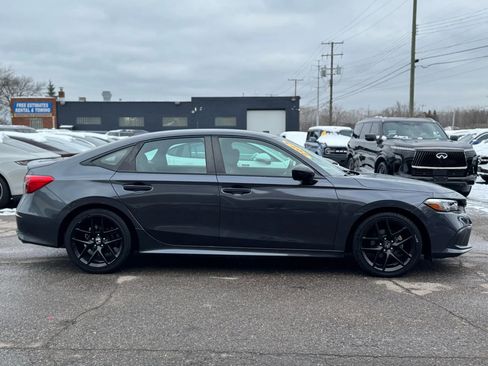 Used 2023 Honda Civic Sport image 4