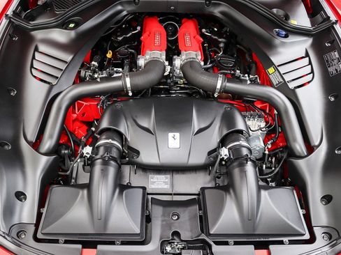 Used 2016 Ferrari California T RWD image 28