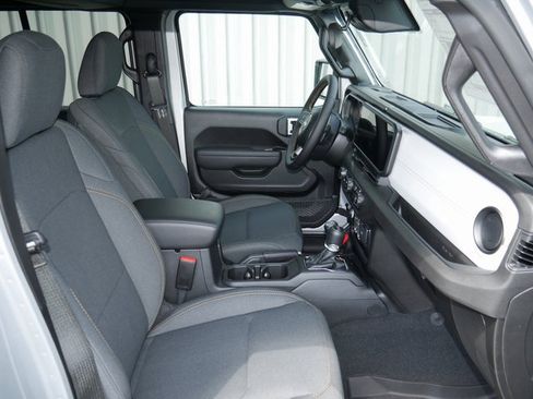 Used 2024 Jeep Wrangler Sport S image 26