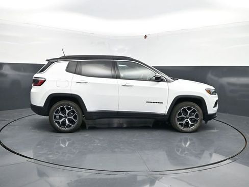 Used 2026 Jeep Compass Limited AWD/4WD image 11