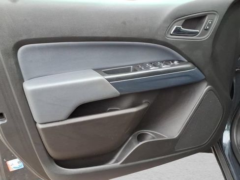 Used 2019 Chevrolet Colorado Z71 AWD/4WD image 13
