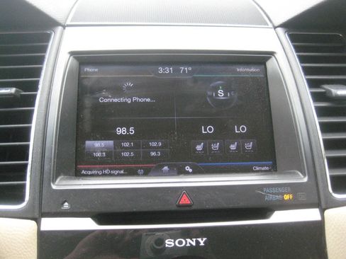 Used 2013 Ford Taurus Limited FWD image 12