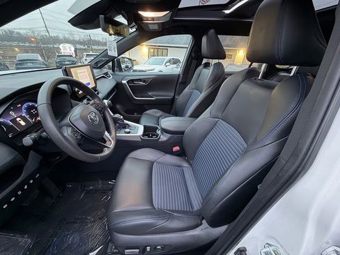 Used 2024 Toyota RAV4 XSE w/ Advanced Technology Package image 18
