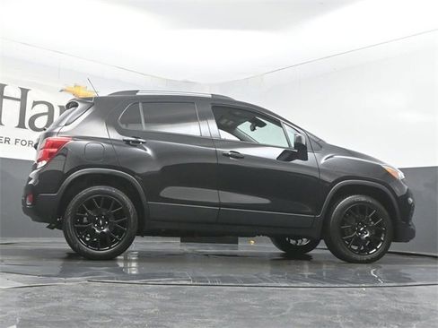 Used 2022 Chevrolet Trax LT w/ Midnight Edition image 52