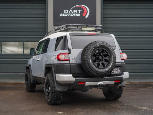 Used 2014 Toyota FJ Cruiser 4WD w/ Convenience Package image 5