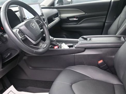 Used 2025 Toyota Grand Highlander FWD image 12