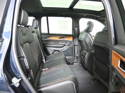 Used 2022 Jeep Grand Cherokee Summit 4xe AWD/4WD image 16