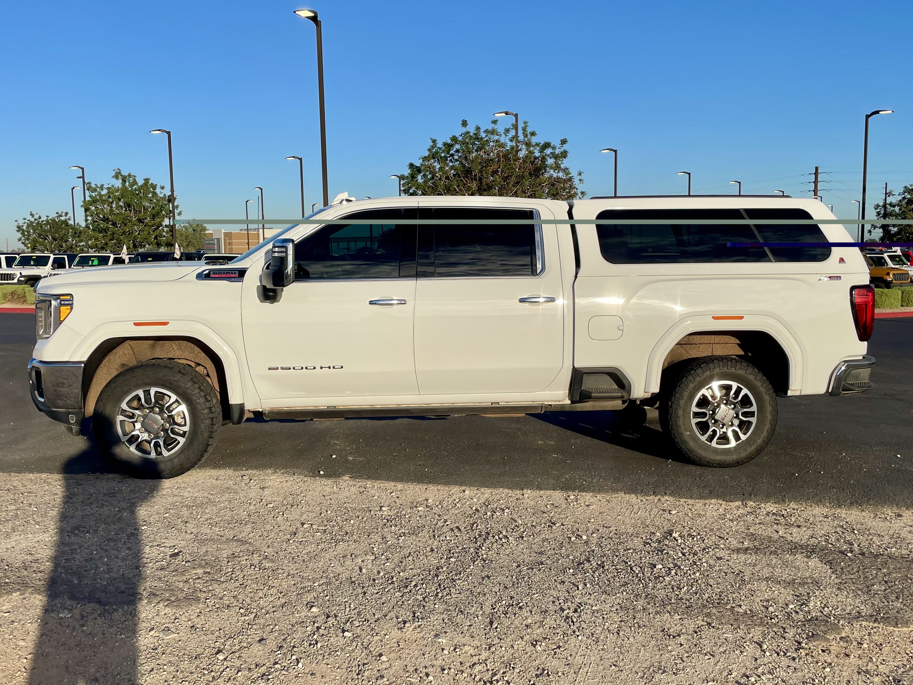 Used 2022 GMC Sierra 2500 SLT w/ SLT Preferred Package AWD/4WD image 2