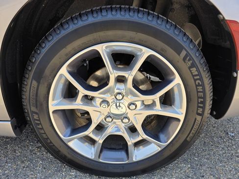 Used 2015 Dodge Charger SXT w/ AWD Plus Group image 41