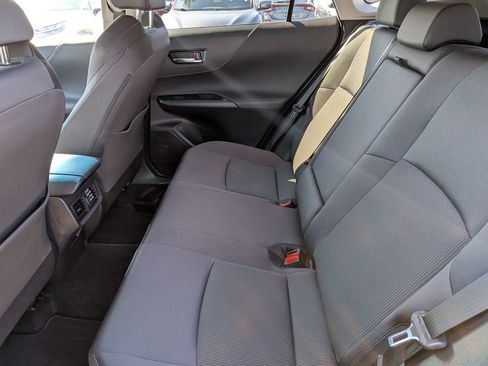 Certified 2021 Toyota Venza LE w/ Carpet Mat Package (TMS) image 10