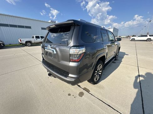 Used 2022 Toyota 4Runner Limited AWD/4WD image 14