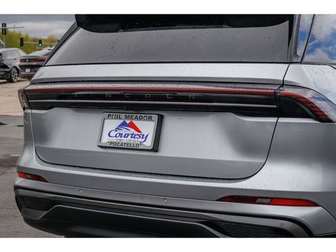 Used 2025 Lincoln Nautilus Premier w/ Jet Appearance Package AWD/4WD image 27