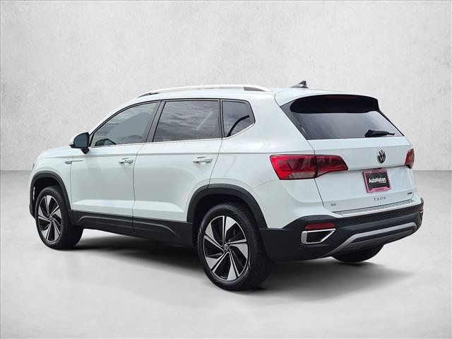 Used 2023 Volkswagen Taos SE w/ Panoramic Sunroof Package AWD/4WD image 8