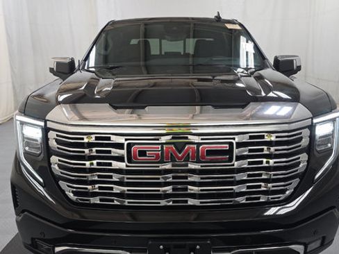 Used 2023 GMC Sierra 1500 Denali AWD/4WD image 2
