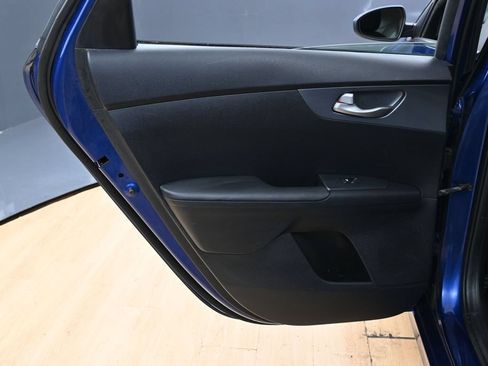 Used 2020 Kia Forte LXS FWD image 32