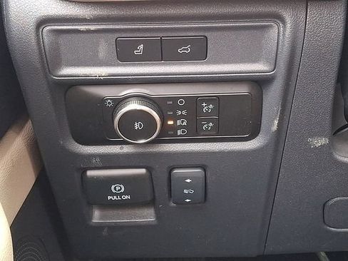 Used 2024 Ford Expedition Limited AWD/4WD image 25
