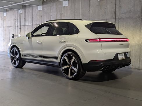 New 2026 Porsche Cayenne E-Hybrid image 3