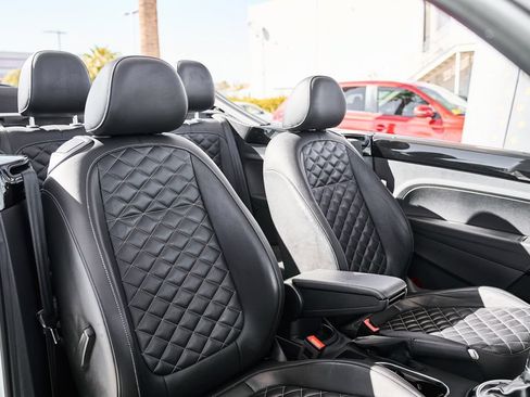Used 2019 Volkswagen Beetle 2.0T Final Edition SEL FWD image 11