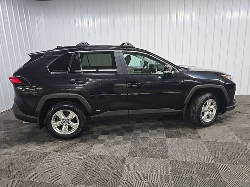 Used 2019 Toyota RAV4 XLE w/ Convenience Package AWD/4WD image 2
