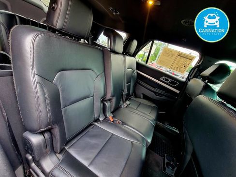 Used 2016 Ford Explorer XLT w/ Equipment Group 202A AWD/4WD image 13
