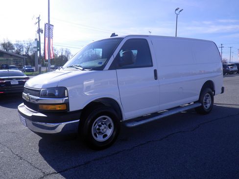 Used 2024 Chevrolet Express 2500 w/ Driver Convenience Package image 3