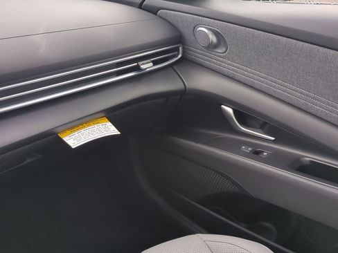 New 2026 Hyundai Elantra Limited image 18