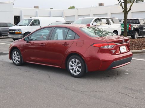 Used 2022 Toyota Corolla LE FWD image 8