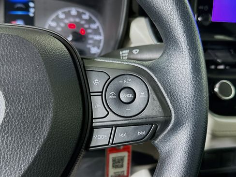 Used 2023 Toyota Corolla Cross L image 17