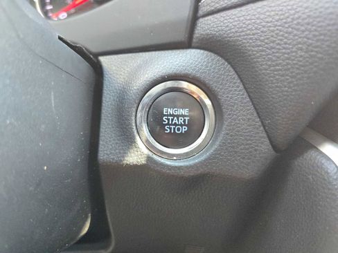 Used 2022 Toyota RAV4 XLE Premium image 61