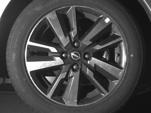 Used 2025 Nissan Versa SV FWD image 13