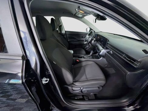 Used 2025 Hyundai Kona SEL FWD image 32