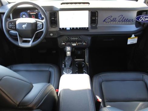 New 2025 Ford Bronco Badlands image 12