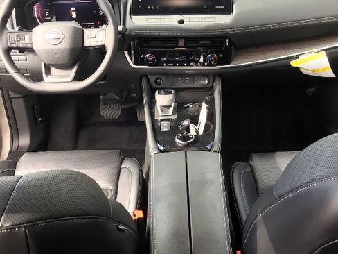 New 2026 Nissan Rogue Platinum image 14