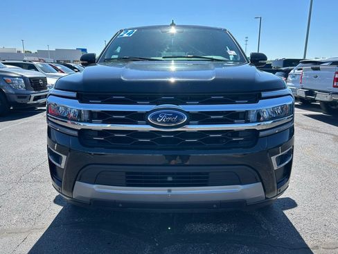 Used 2024 Ford Expedition Limited AWD/4WD image 3