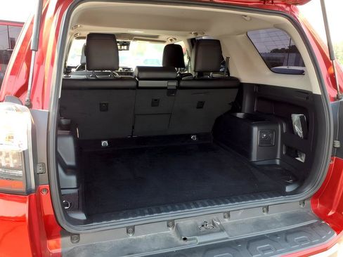 Used 2022 Toyota 4Runner TRD Off-Road Premium w/ Moonroof Package AWD/4WD image 11